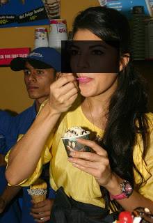 Quiz time -

Guess the Bollywood celebrity enjoying an Ice-cream!

Don't forget to (Like | Share ) this status..