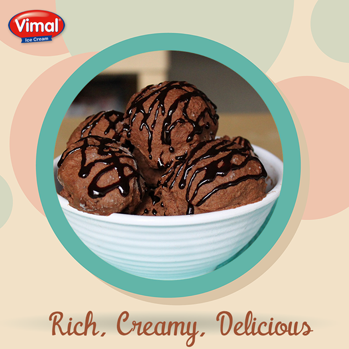 What word comes to your mind when you see a rich, delicious & creamy scoop of #chocolate #icecream?

#VimalIceCream #IceCreamLovers