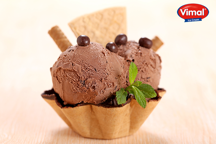 After a long week, all that you need, is an instant dose of cheer! 

#IceCreams #VimalIceCreams #IceCreamLovers