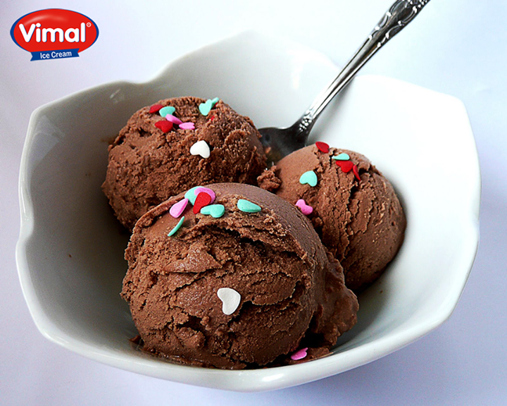 Here’s a bowl of happiness filled with Ice cream. If you want to spread the happiness, tag in your friends and loved ones!

#Summers #IceCreamLovers #VimalIceCreams #DessertLovers