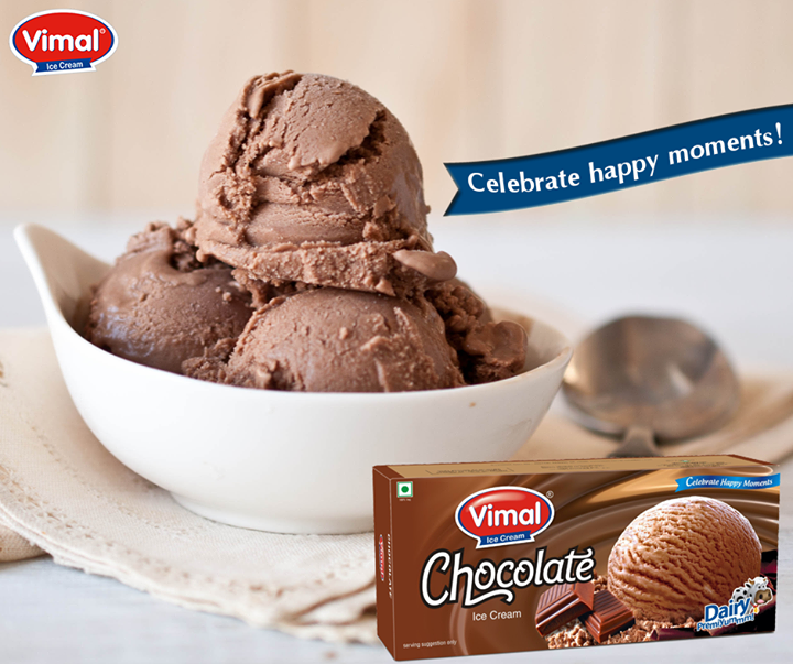 It's a perfect weather to relish #Chocolate ice-cream! 

#Icecream #IcecreamLovers #VimalIcecream #Ahmedabad