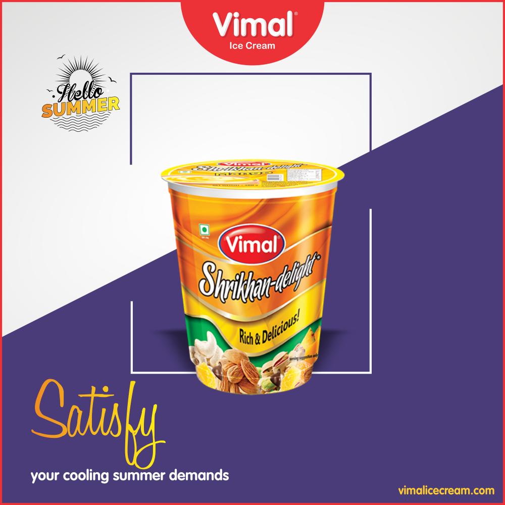 Satisfy your cooling summer demands with these luring sensations!

Have a chilled Monday, fam-jam!

#SummerMadness #SummerFlavors #SummerTime #LoveForIcecream #IcecreamTime #IceCreamLovers #FrostyLips #Vimal #IceCream #VimalIceCream #Ahmedabad https://t.co/firj6OcAbu