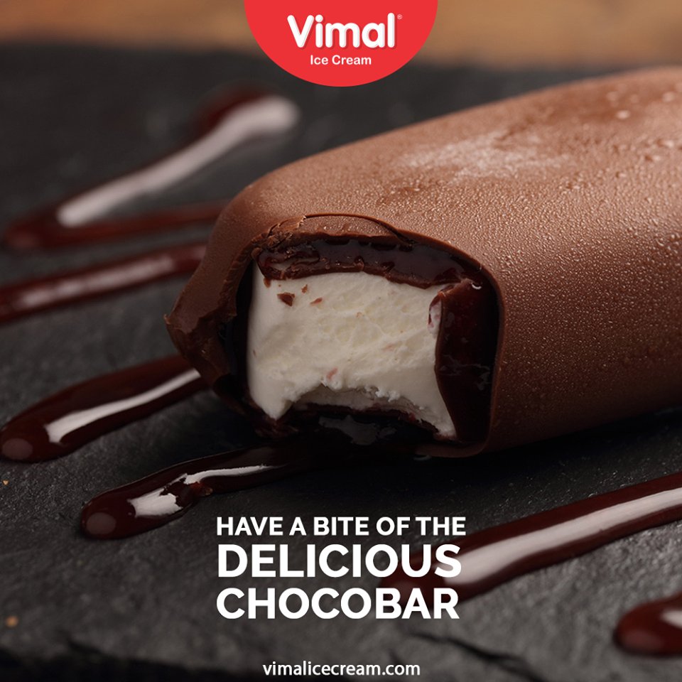 Looking for a delicious dose of chocolaty sweetness?
Have a bite of the delicious Chocobar by Vimal Ice-Cream.

#VimalIceCream #IceCreamLovers #Vimal #IceCream #Ahmedabad https://t.co/m7TOnXGuMb